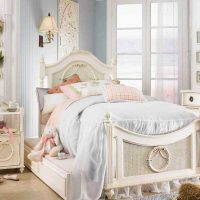 idée d'un intérieur de chambre lumineux pour une fille dans un style photo moderne