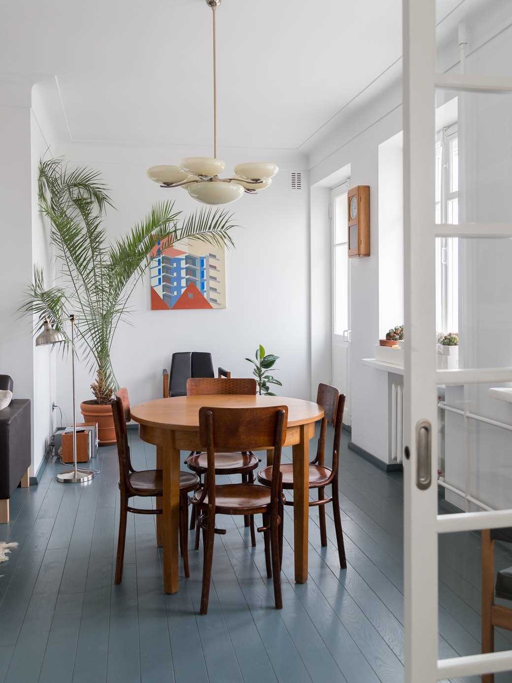 l'idée d'un design inhabituel d'un appartement de style soviétique