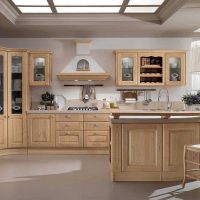 l'idée d'appliquer une couleur beige intéressante dans le style de la pièce