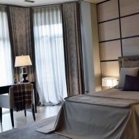 un exemple d'utilisation de rideaux modernes dans une belle chambre design