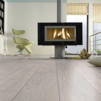 la possibilité d'utiliser un stratifié léger dans une image de conception d'appartement insolite