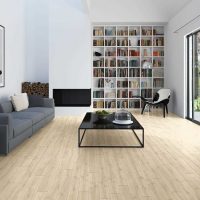 la possibilité d'utiliser un stratifié léger dans un intérieur lumineux d'une maison