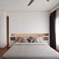 version d'une conception inhabituelle d'une chambre à coucher pour un jeune homme photo