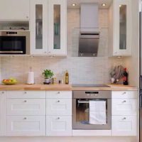 idée d'un intérieur de cuisine lumineux de 9 m² photo