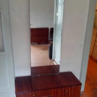 variante du design lumineux de l'appartement dans la photo de style soviétique