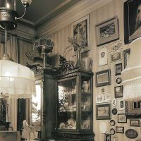 version du style insolite de l'appartement sur la photo de style soviétique