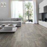 la possibilité d'utiliser un stratifié léger dans un décor lumineux