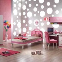 version du style lumineux d'une chambre pour une fille dans une photo de style moderne