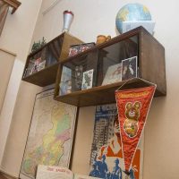 l'idée d'un design inhabituel d'un appartement dans l'image de style soviétique