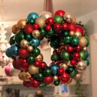 Guirlande de Noël de boules de Noël