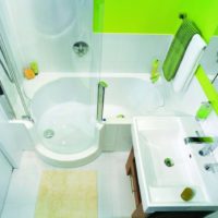 tons verts clairs dans la salle de bain