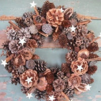 Guirlande de Noël de cônes colorés