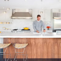 comptoir de bar à l'intérieur de la cuisine