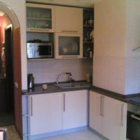 conception de cuisine avec décor de conduit de ventilation