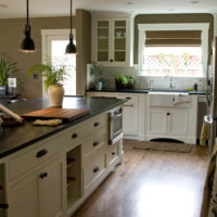 conception de cuisine studio dans un petit appartement