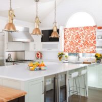 conception de cuisine de studio dans des couleurs vives