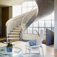 escaliers design dans la photo de la maison