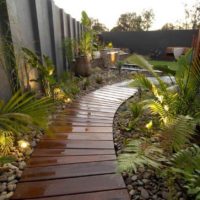 l'idée d'utiliser des chemins de jardin clairs dans la photo de conception de paysage