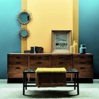 un exemple d'utilisation de jaune inhabituel dans le décor d'une image de pièce
