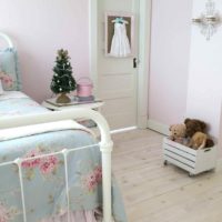 version de l'intérieur lumineux d'une chambre d'enfant pour une photo de fille