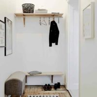 exemple d'un décor lumineux d'une image de petit couloir