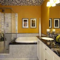 un exemple d'utilisation d'un jaune clair à l'intérieur d'une image d'appartement