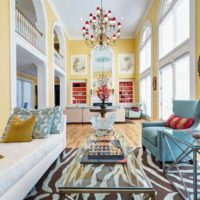 idée d'utiliser une couleur jaune inhabituelle à l'intérieur de la photo de la pièce