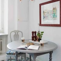 un exemple de cuisine de style lumineux 12 m² photo