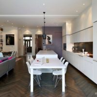 cuisine salle à manger salon dans une maison privée