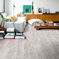 stratifié gris dans le salon
