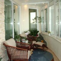Un exemple d'utilisation d'idées brillantes pour la décoration d'un jardin d'hiver dans une maison