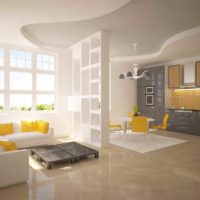 la possibilité d'utiliser du jaune vif dans le décor de la photo de l'appartement
