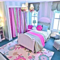 idée d’un style inhabituel de chambre d’enfant pour une photo de fille