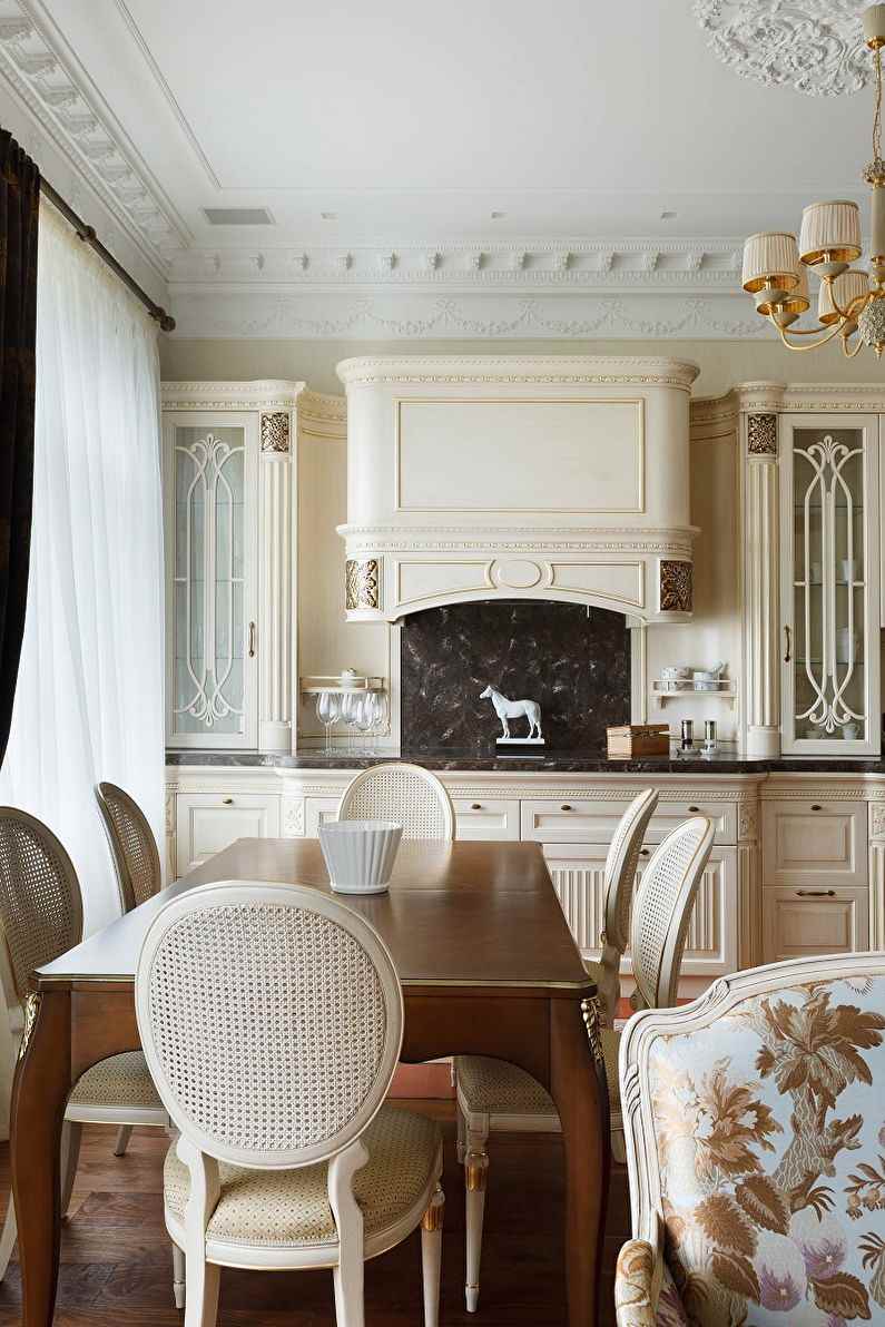 l'idée d'un design inhabituel de la cuisine est de 13 m²