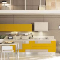 exemple d'utilisation d'un beau jaune dans le décor d'une photo d'appartement