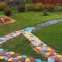 l'idée d'utiliser des chemins de jardin lumineux dans la conception de la cour photo