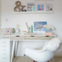 l’idée d’un intérieur lumineux pour une chambre d’enfant pour une fille