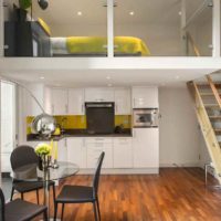 Un exemple de studio lumineux design de 20 m²