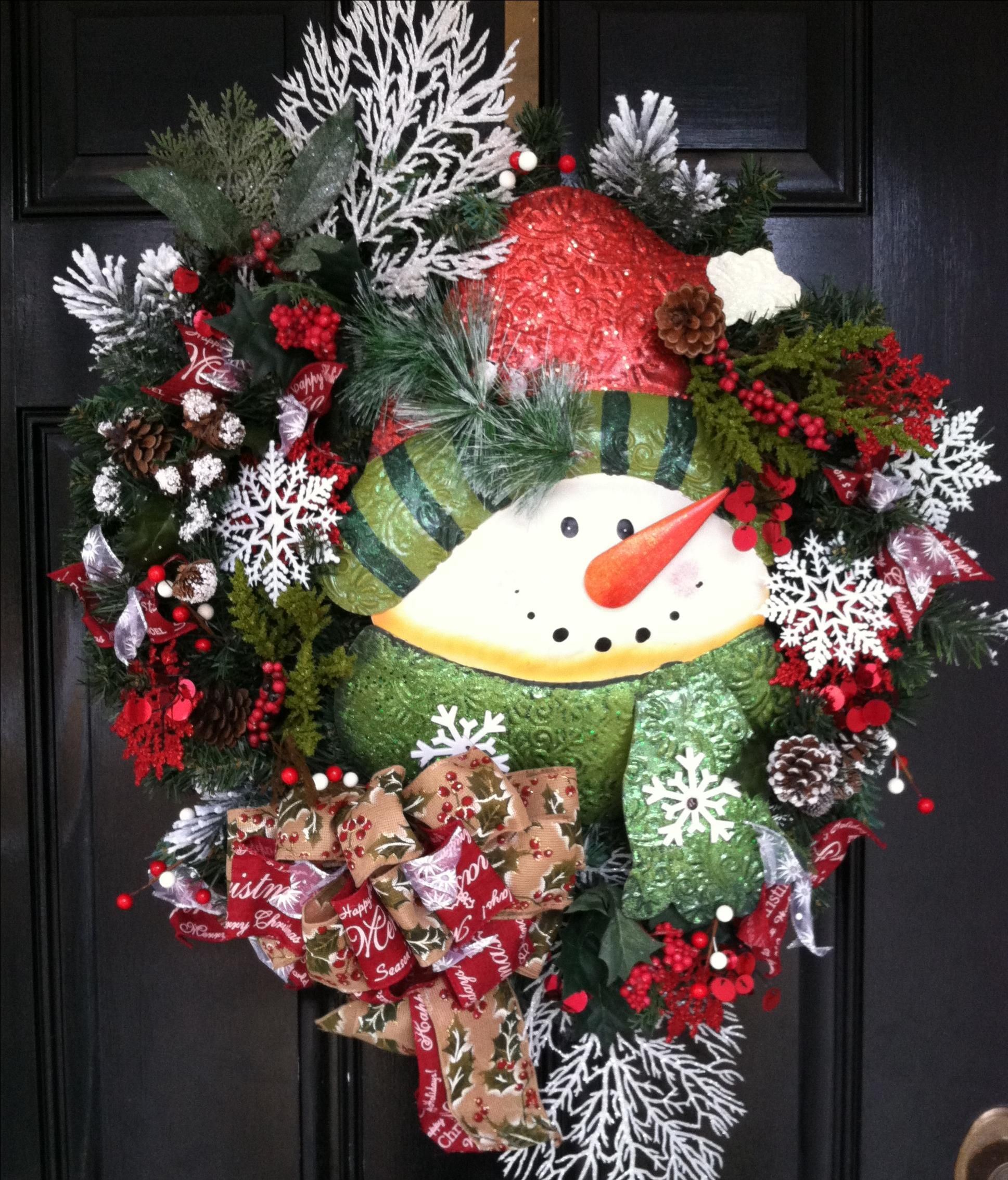 bonhomme de neige à la porte