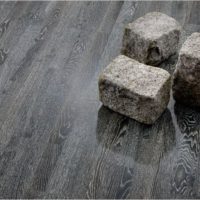 stratifié gris foncé