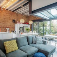 design branché d'une cuisine de salle à manger dans une maison privée