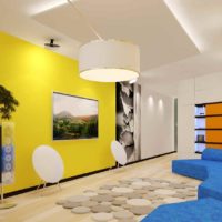 un exemple d'utilisation de jaune clair dans le décor d'une image de pièce