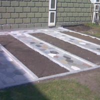 l'idée d'utiliser des allées de jardin lumineuses dans la conception de l'image de la cour