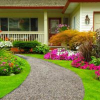 l'idée d'utiliser de belles allées de jardin en photo d'aménagement paysager