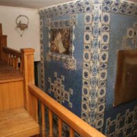 Un exemple d'utilisation d'un beau poêle russe dans un design moderne
