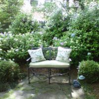 exemple d'un beau décor du jardin avant au chalet photo