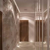 exemple d'un style insolite de hall d'entrée dans une maison privée photo