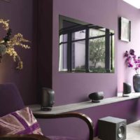Un exemple d'utilisation du lilas brillant dans la conception de la photo