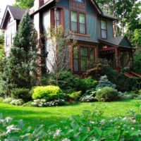 variante d'une belle décoration de jardin dans une cour privée picture