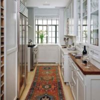 version du design lumineux de la cuisine dans une maison de campagne photo